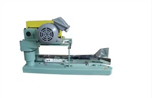 Stroj za savijanje poruba s regulacijom brzine